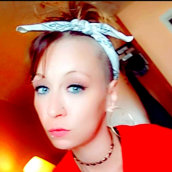 Meet your Posher, Jade - Picture 1 of 1